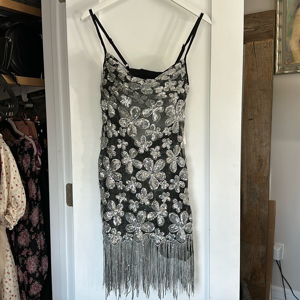 NWT For Love & Lemons Silver Colette Sequin Floral Fringe Mini Dress Size Small - Picture 4 of 12